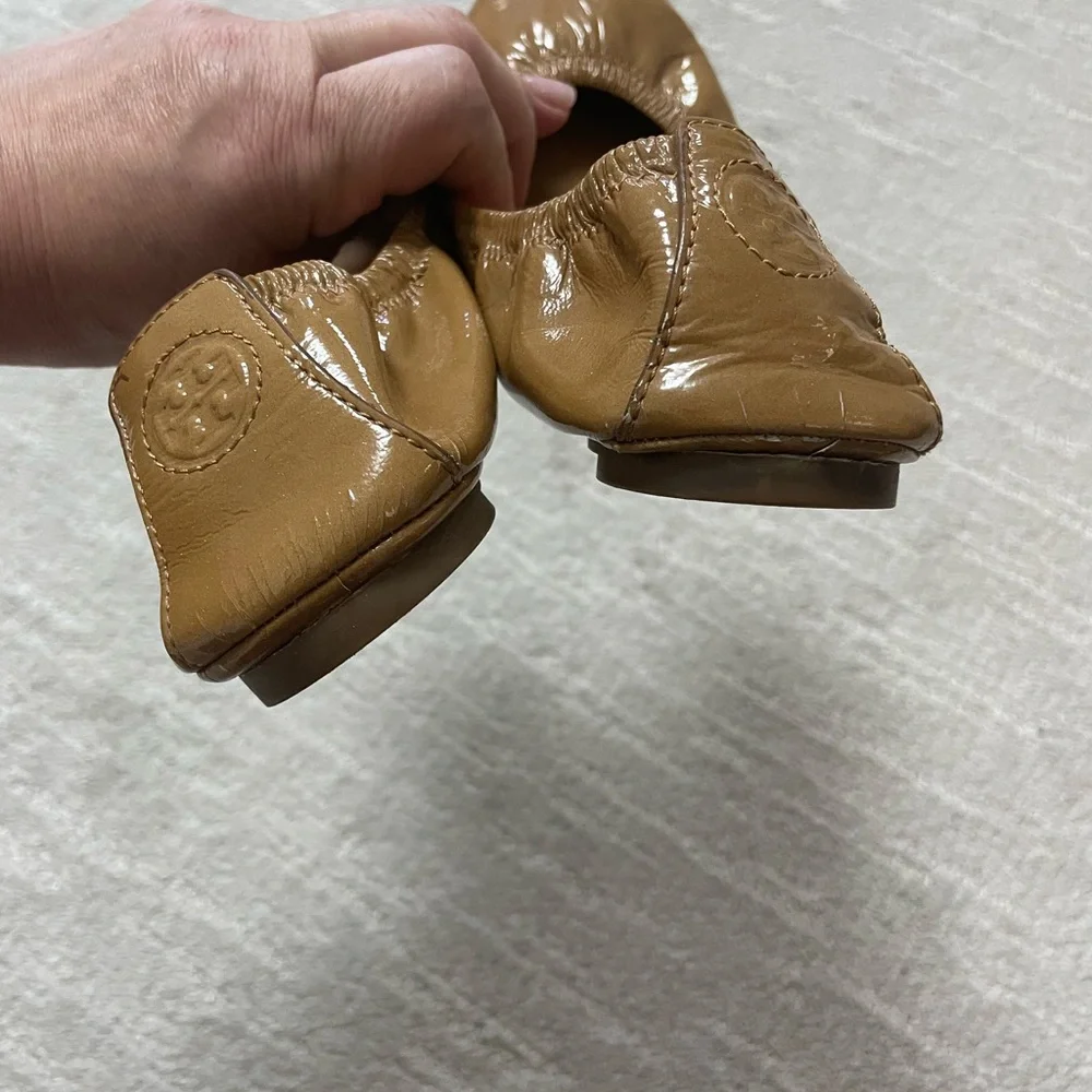 Tory Burch Glossy Tan Ballet Flats - Picture 3 of 7
